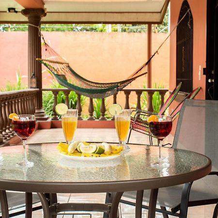 Tico House Bed & Breakfast Cariari  Exterior foto