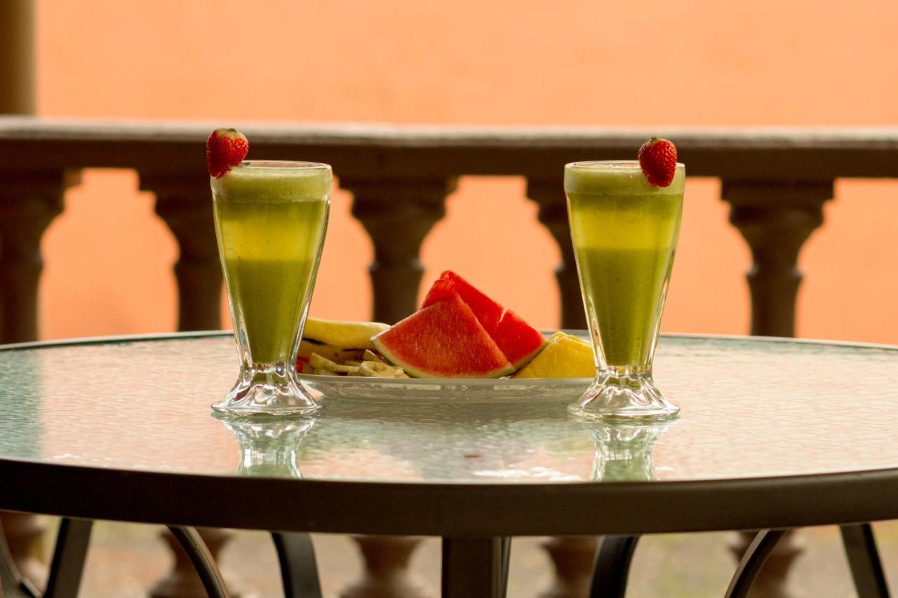 Tico House Bed & Breakfast Cariari  Exterior foto